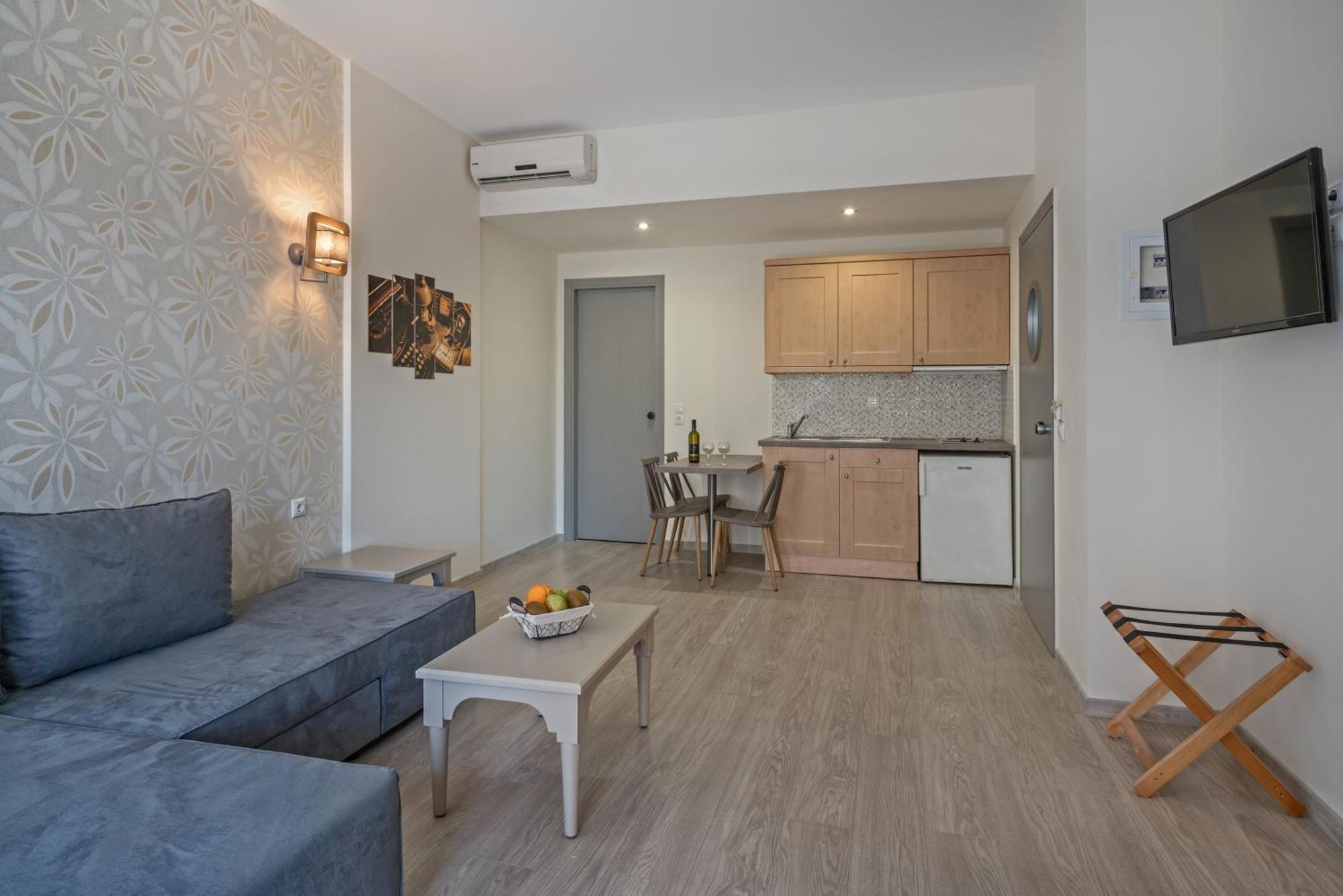 Lefkoniko Beach & Icarus Suite Apts 罗希姆诺 外观 照片