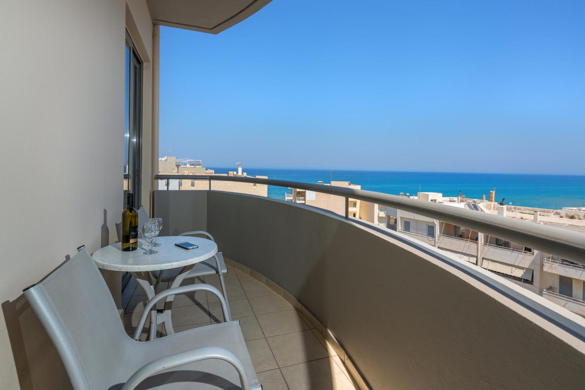 Lefkoniko Beach & Icarus Suite Apts 罗希姆诺 外观 照片