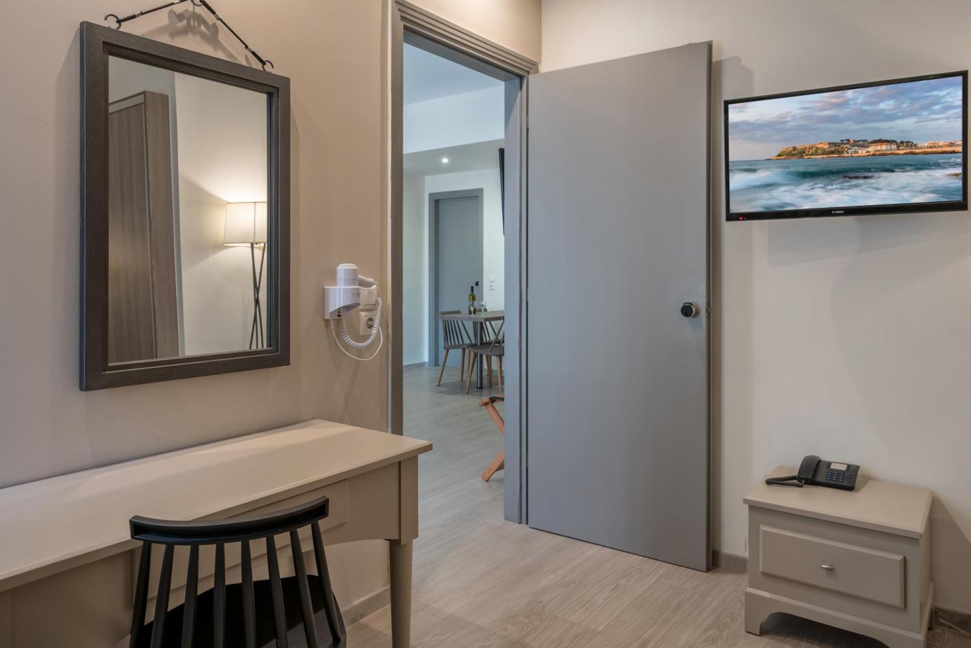 Lefkoniko Beach & Icarus Suite Apts 罗希姆诺 外观 照片