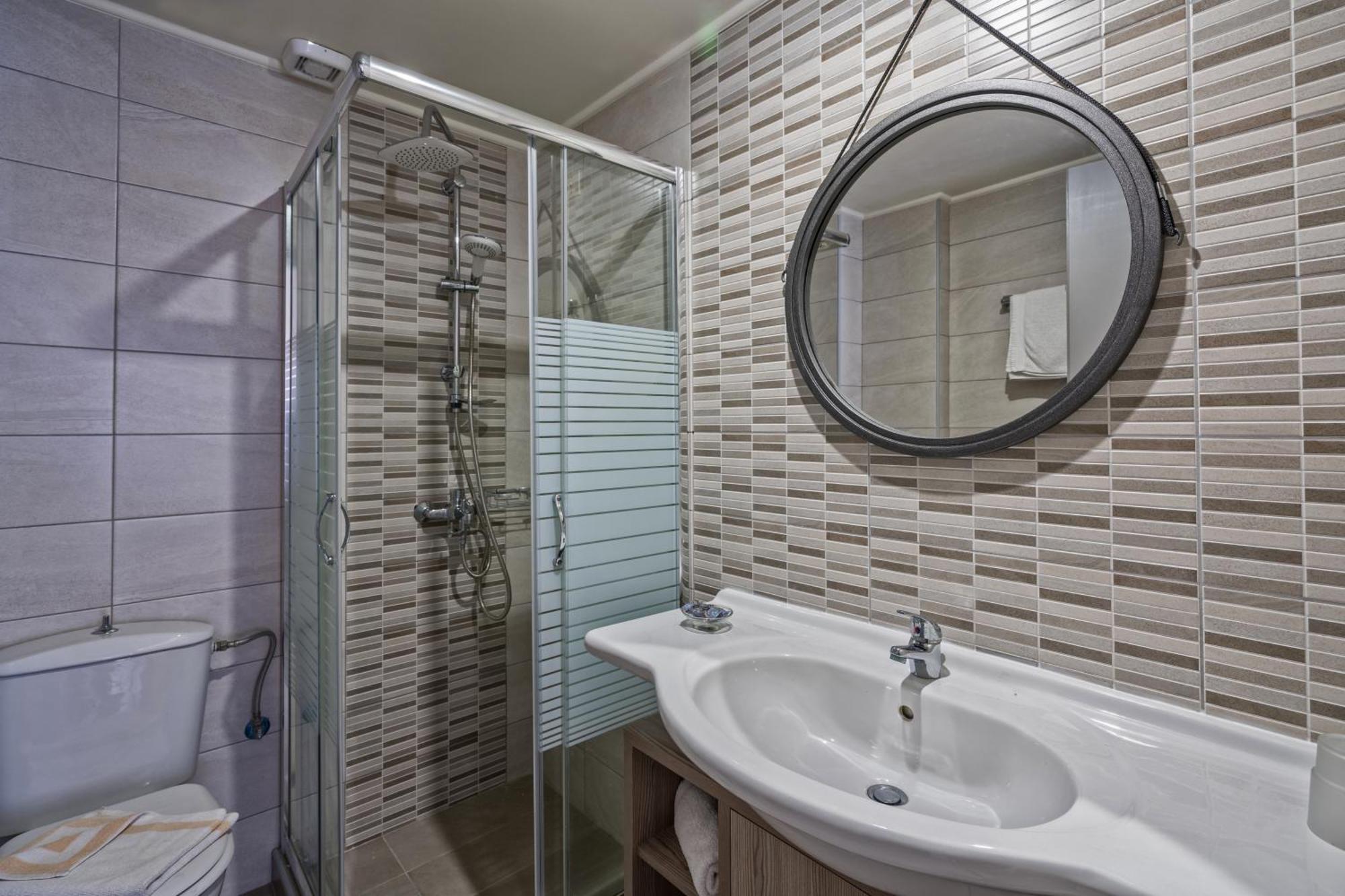Lefkoniko Beach & Icarus Suite Apts 罗希姆诺 外观 照片