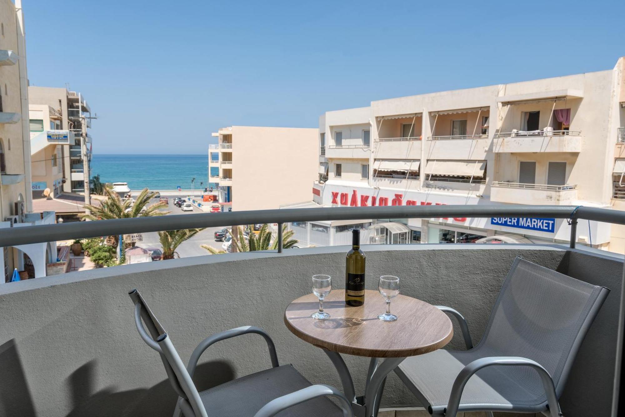Lefkoniko Beach & Icarus Suite Apts 罗希姆诺 外观 照片