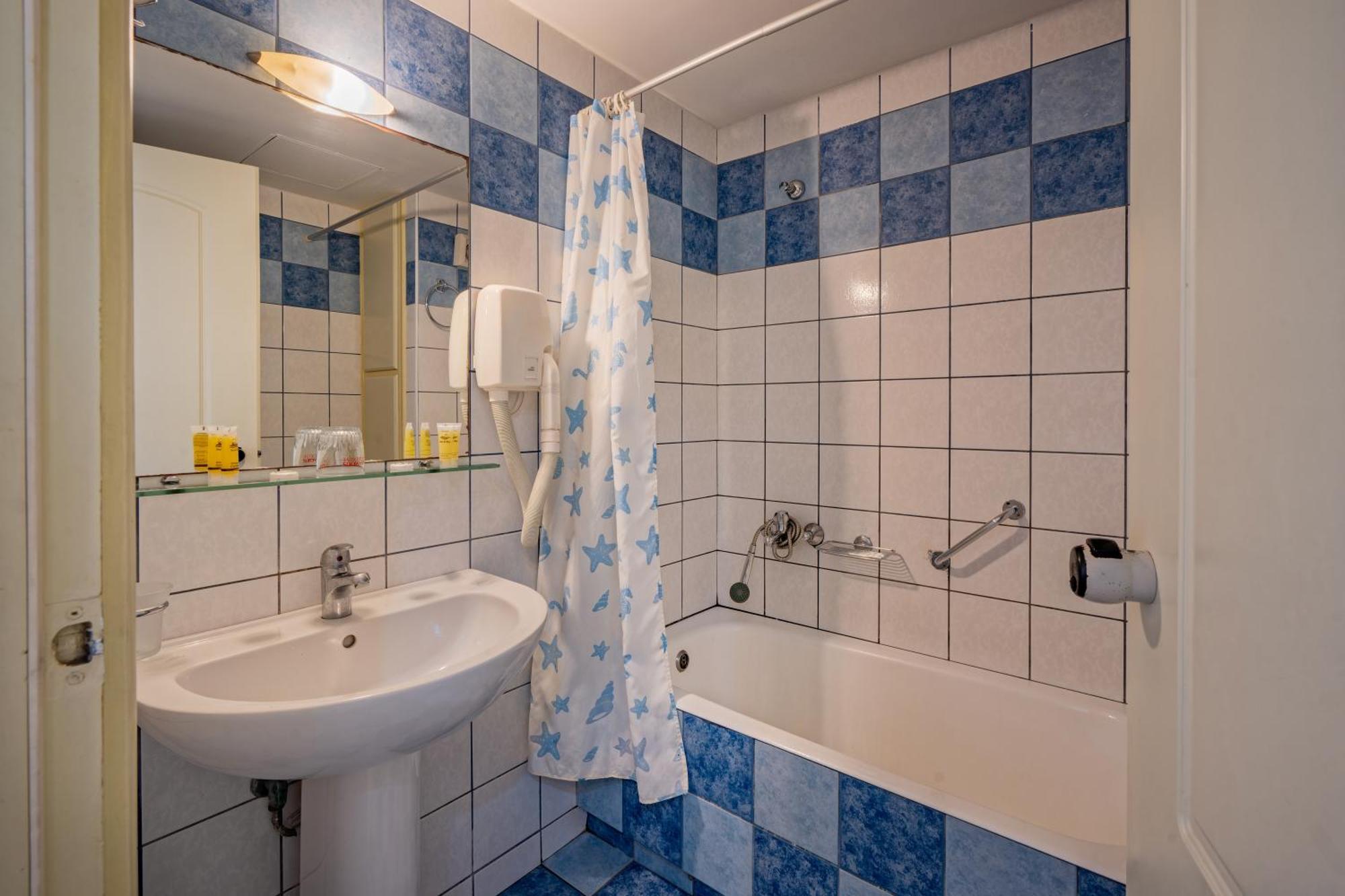 Lefkoniko Beach & Icarus Suite Apts 罗希姆诺 外观 照片