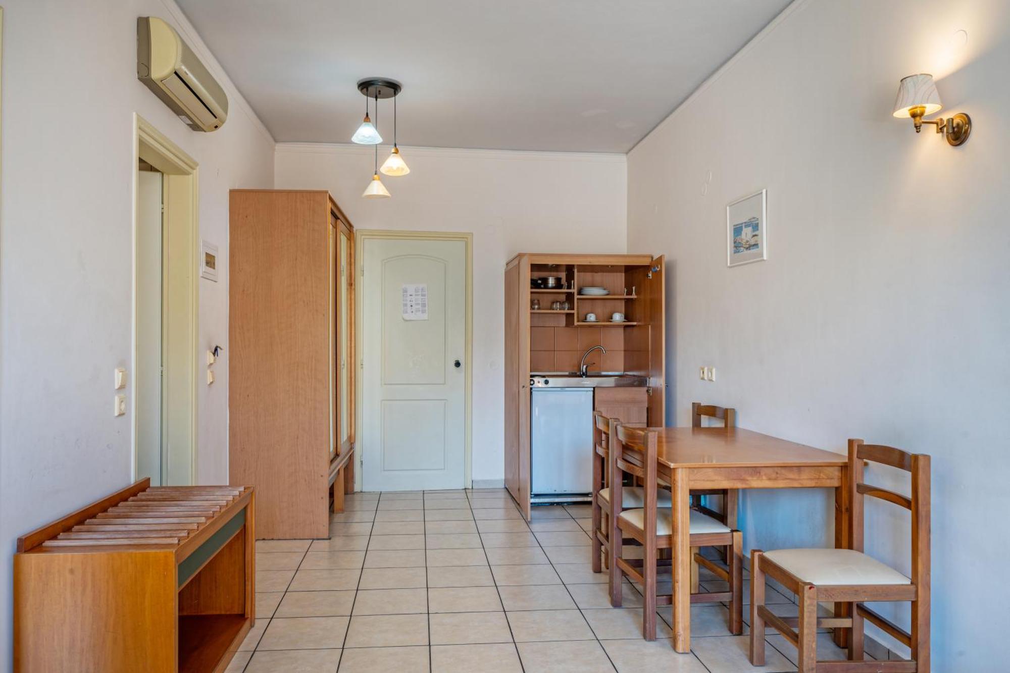 Lefkoniko Beach & Icarus Suite Apts 罗希姆诺 外观 照片