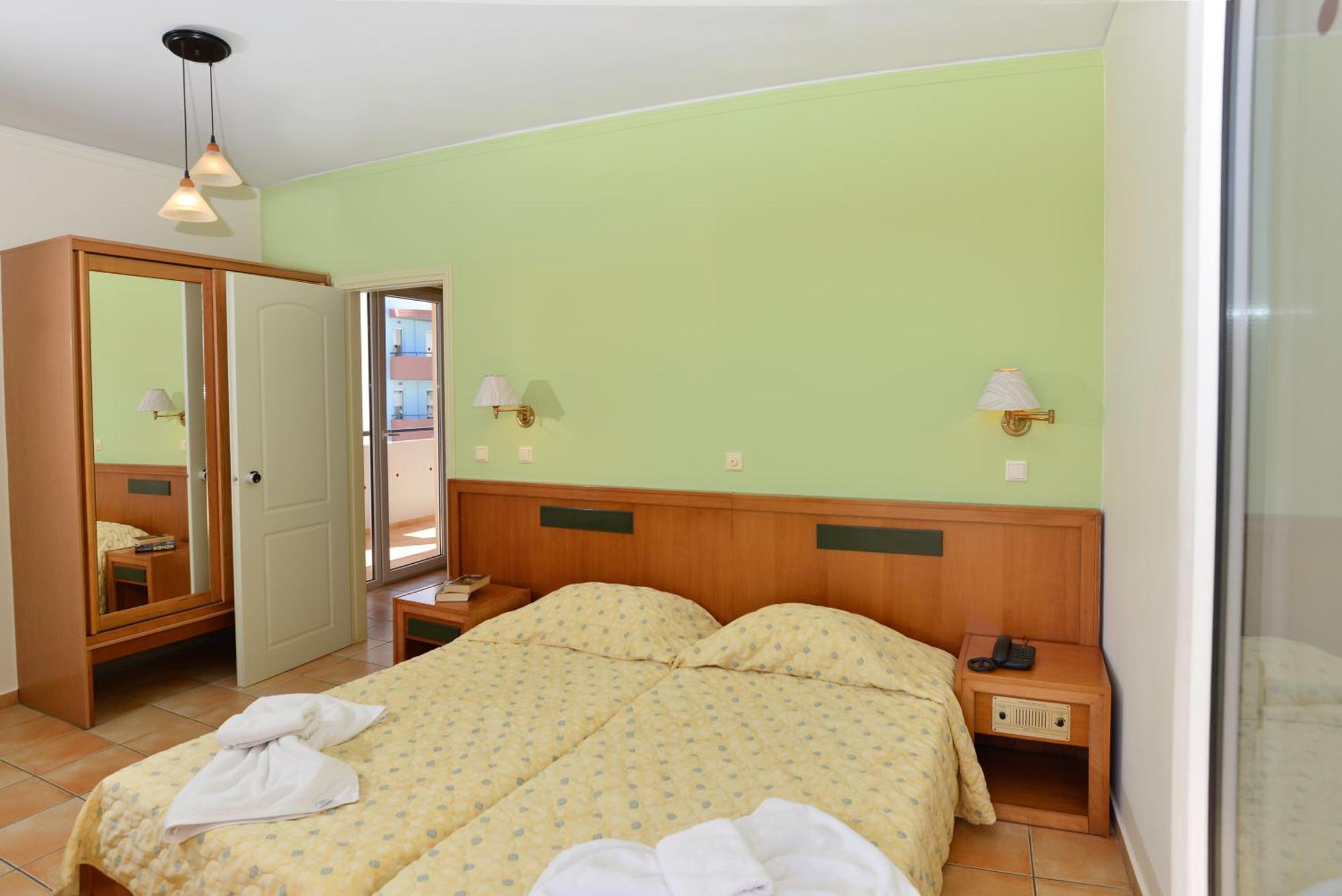 Lefkoniko Beach & Icarus Suite Apts 罗希姆诺 外观 照片